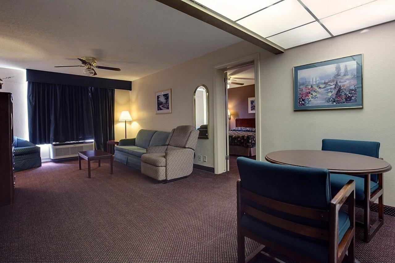 Americas Best Value Inn Marshall Bel Air Exterior photo