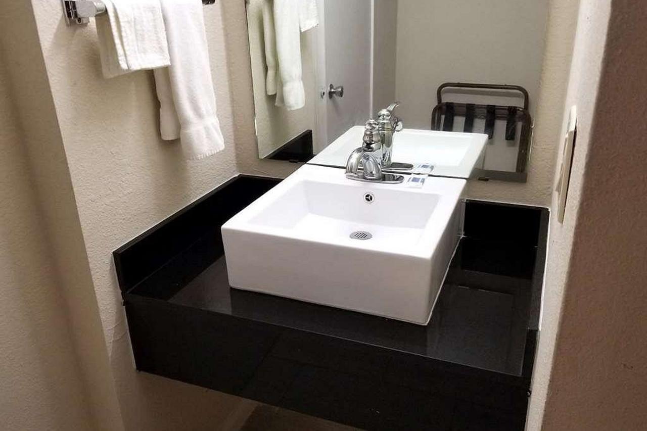 Americas Best Value Inn Marshall Bel Air Exterior photo